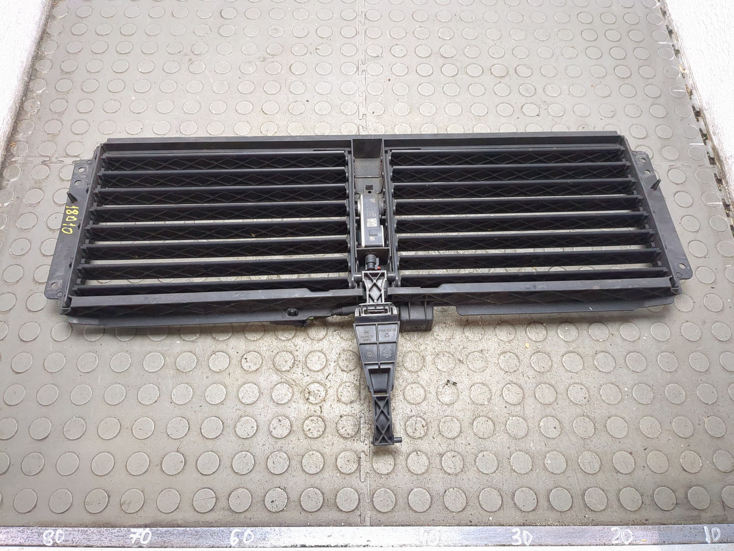 Жалюзи (воздуховод) бампера переднего