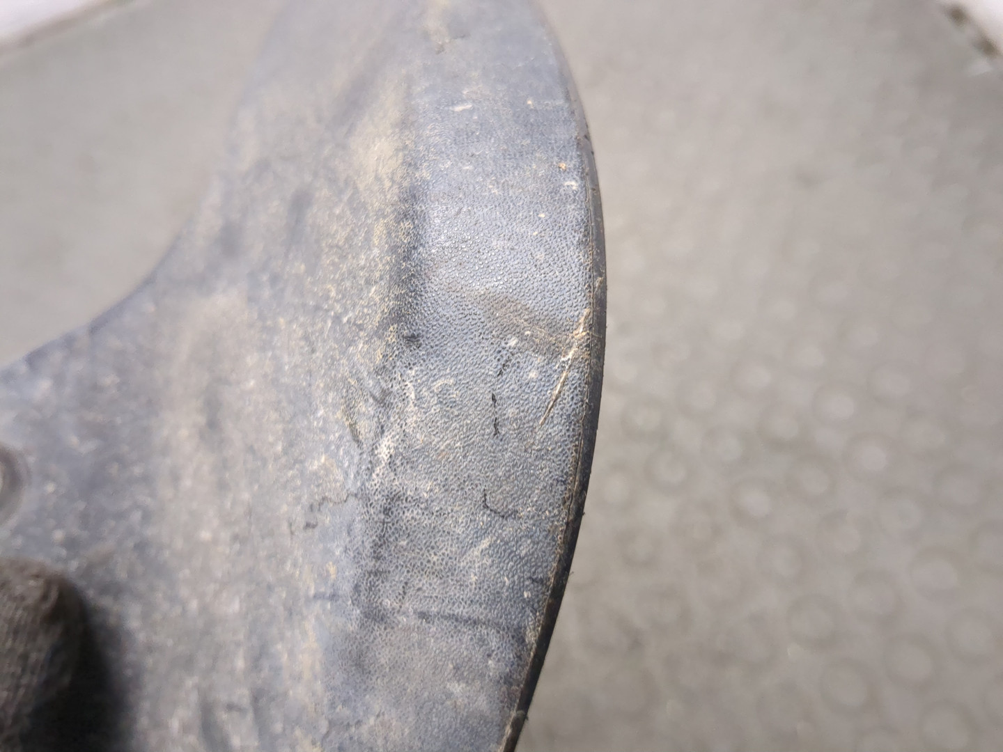 Брызговик задний правый