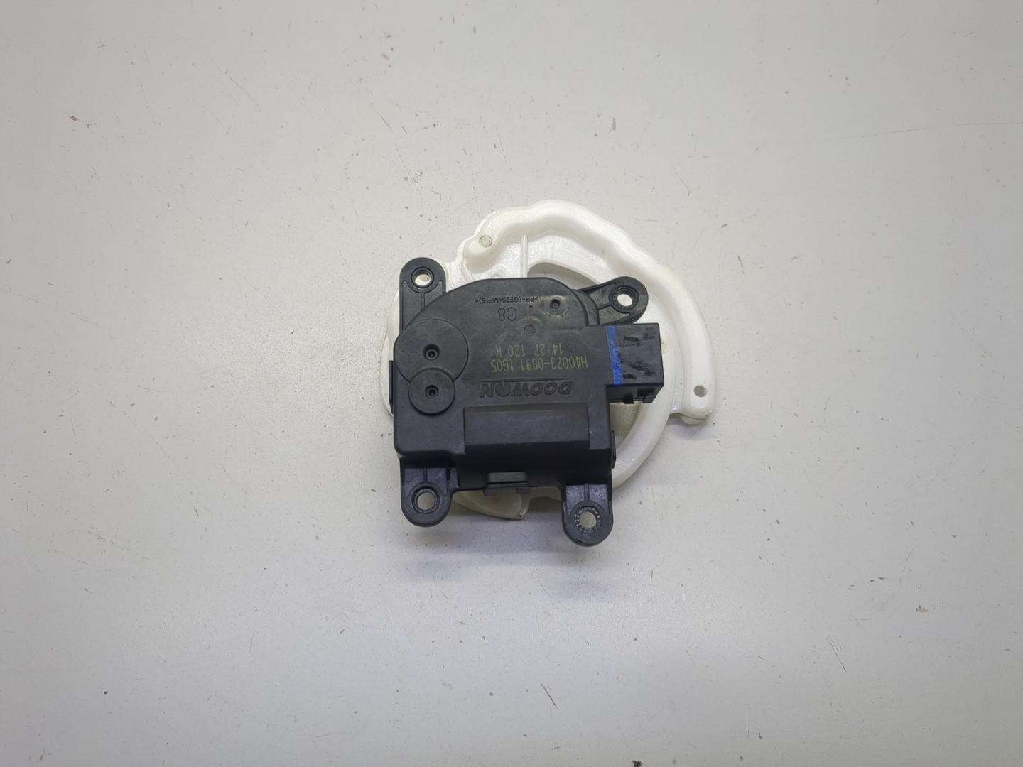 Моторчик заслонки печки