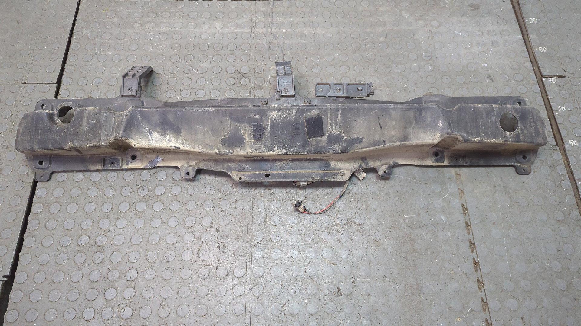 Усилитель заднего бампера