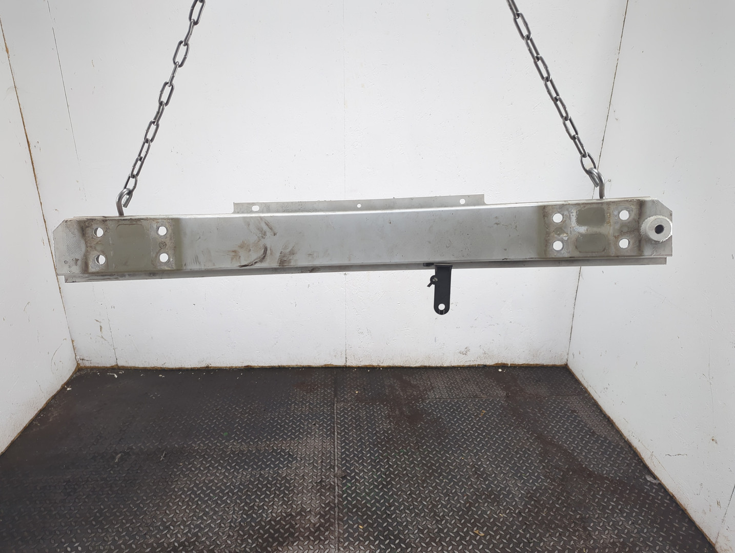 Усилитель переднего бампера