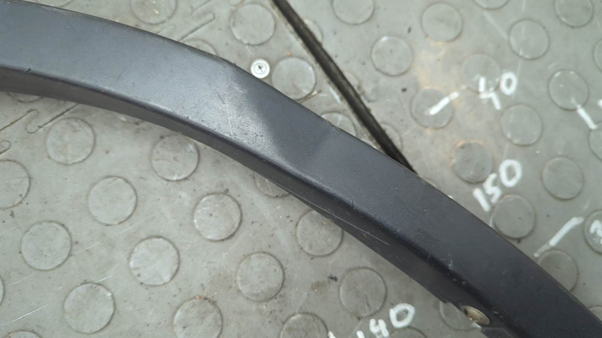 Молдинг заднего крыла правого