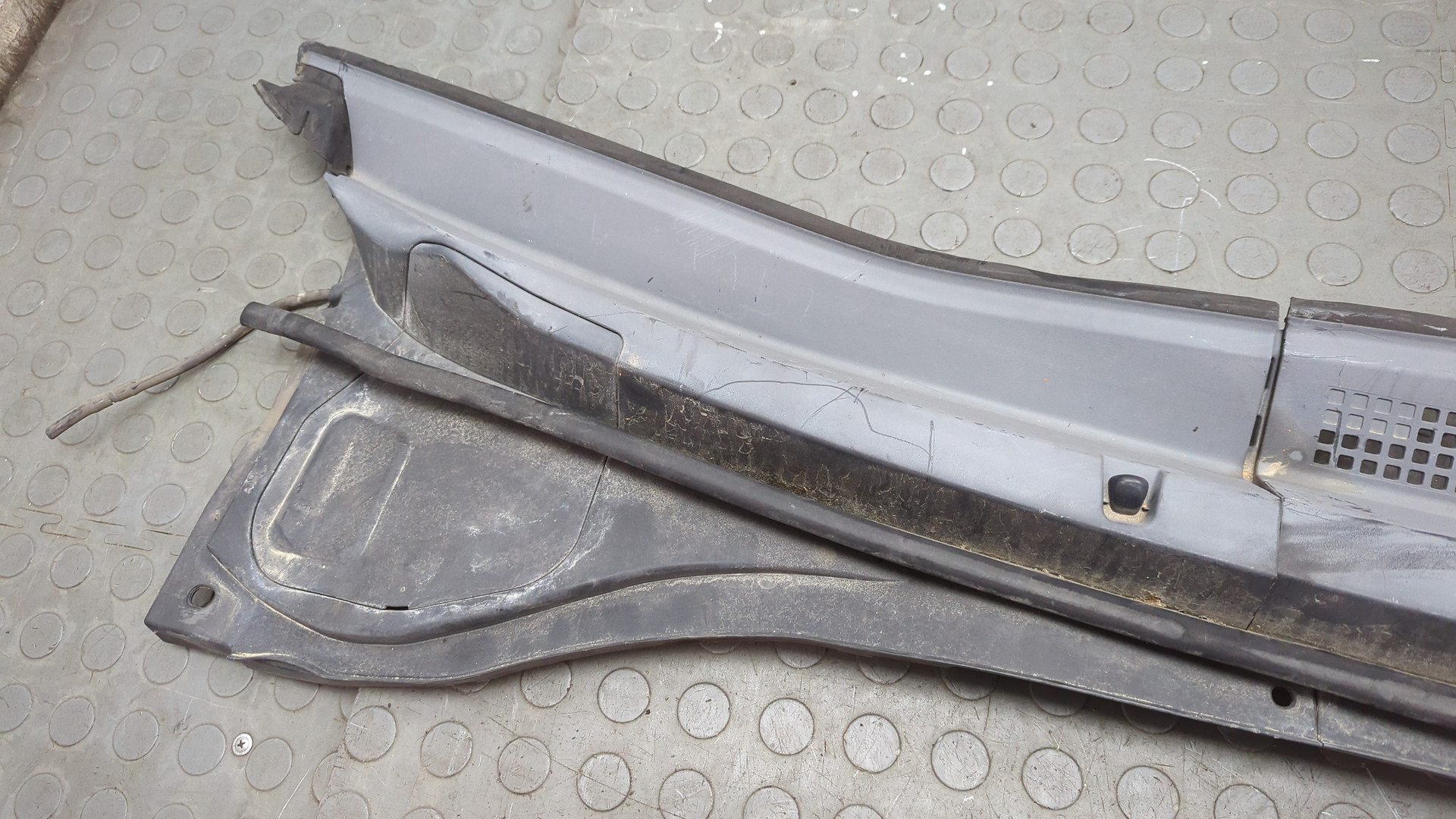 Решетка стеклоочистителей (Жабо)