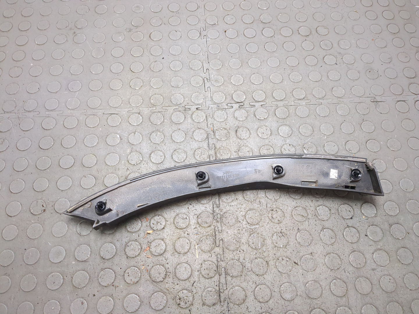 Накладка заднего крыла левого