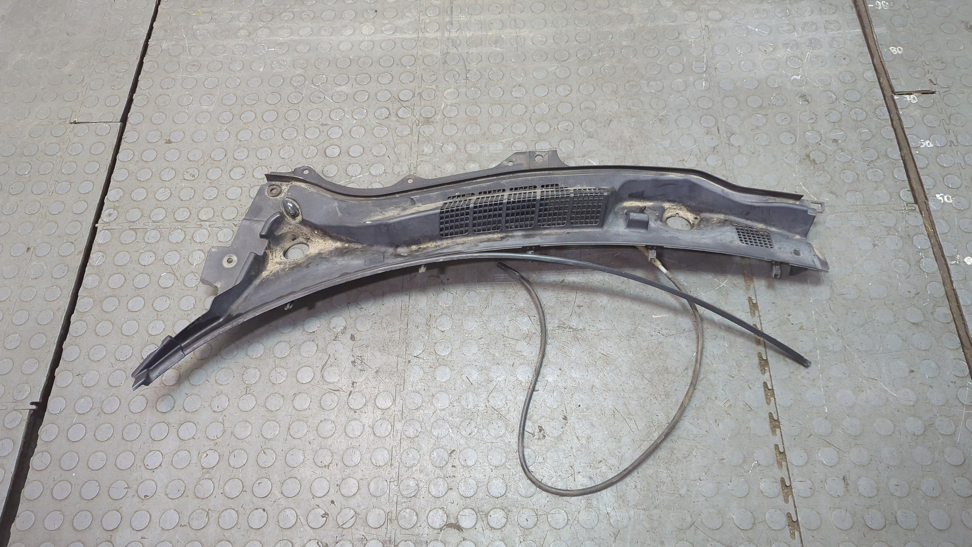 Решетка стеклоочистителей (Жабо)