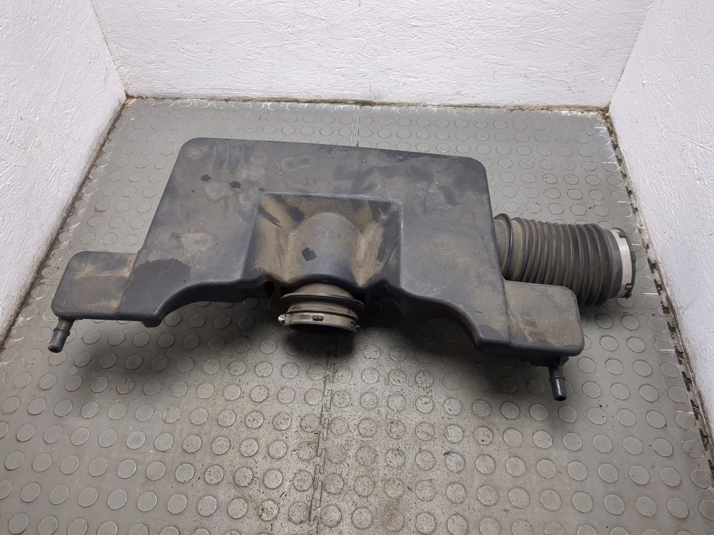 Резонатор воздушного фильтра