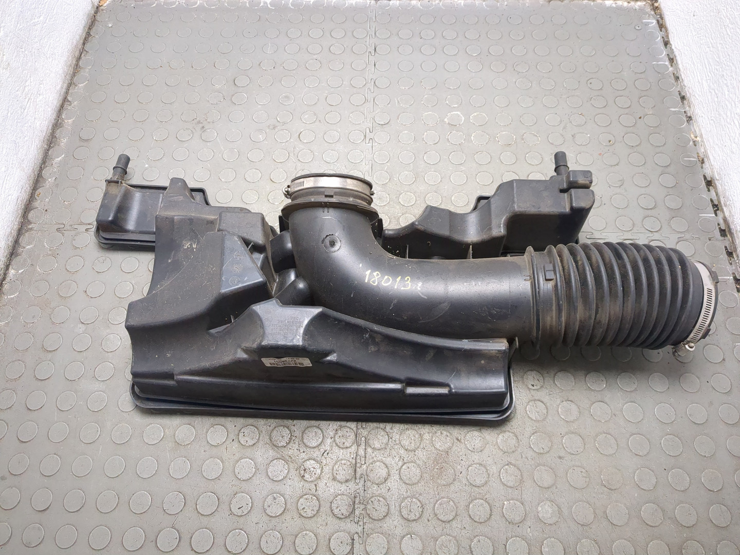 Резонатор воздушного фильтра