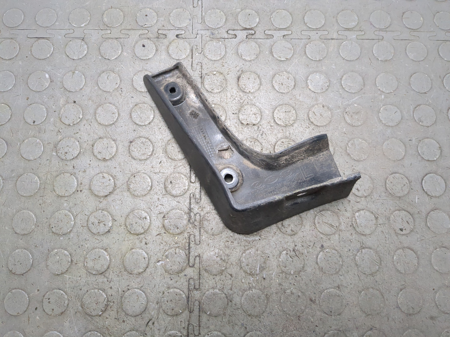 Брызговик задний левый