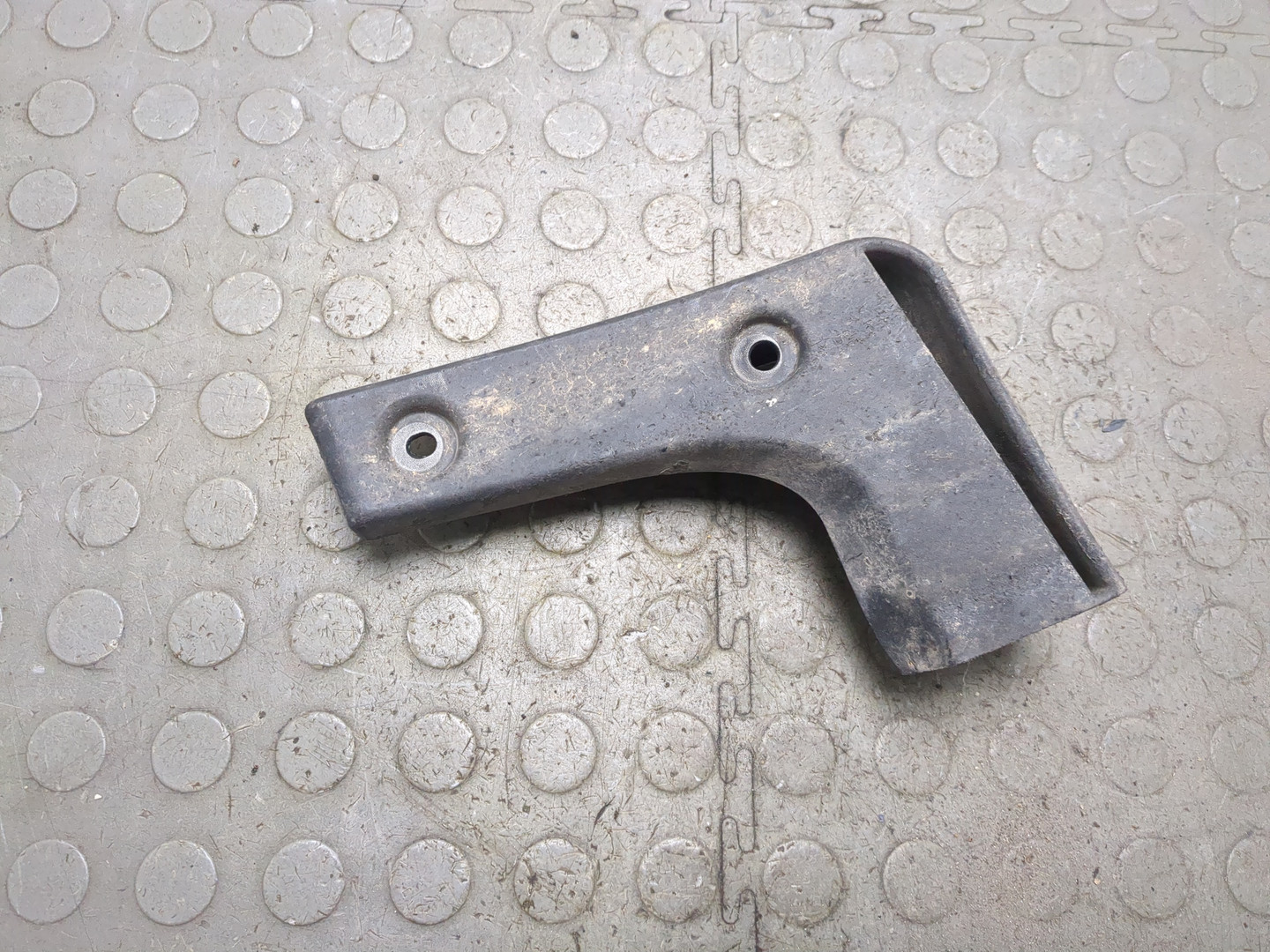 Брызговик задний левый