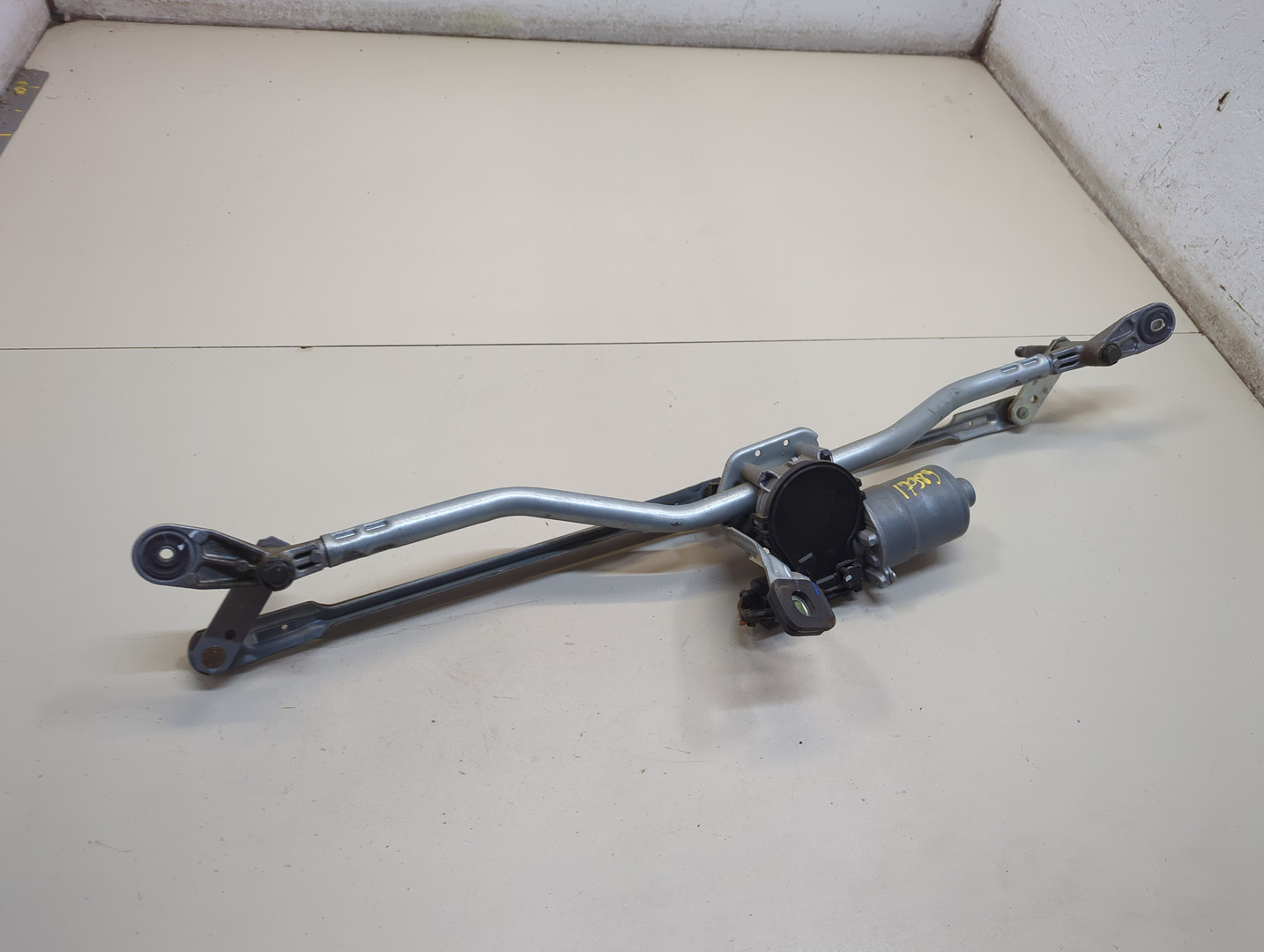 Трапеция стеклоочистителей