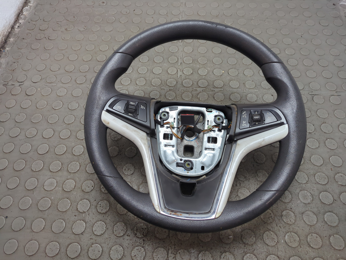 Рулевое колесо (руль)