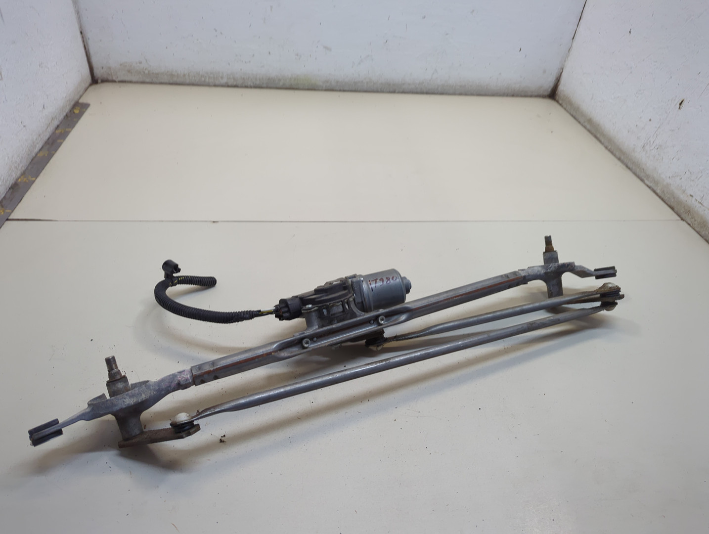 Трапеция стеклоочистителей