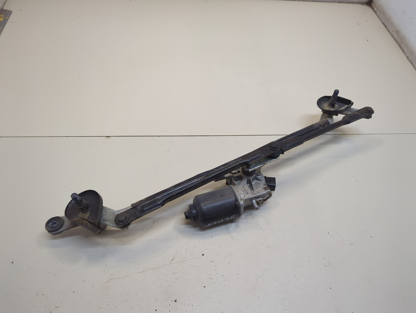 Трапеция стеклоочистителей