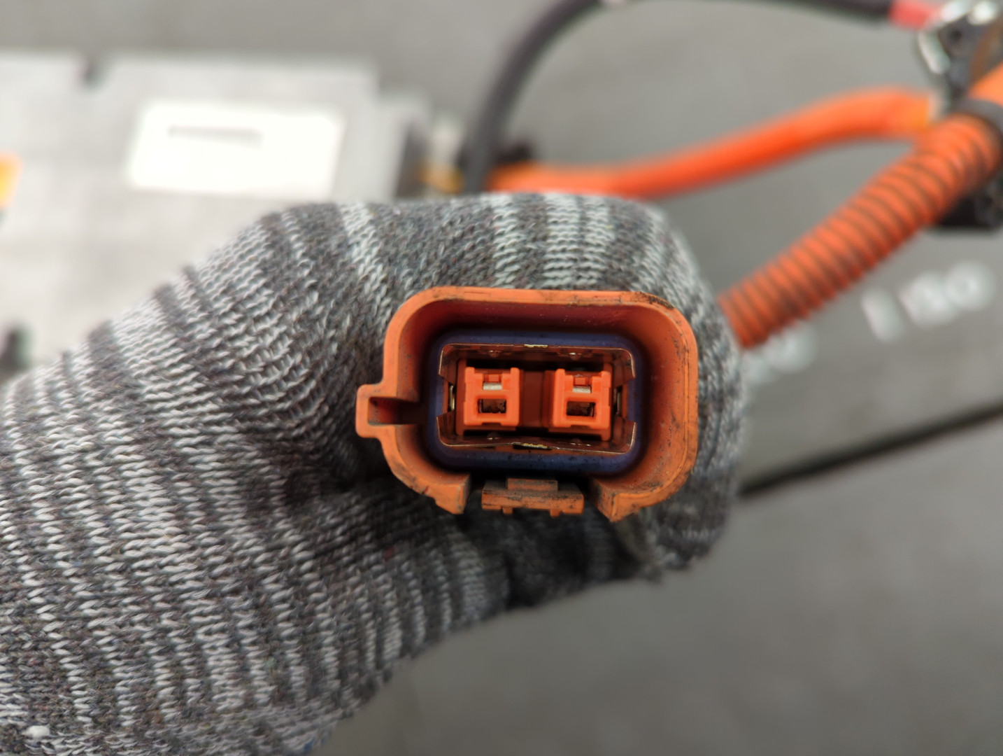 Преобразователь напряжения (адаптер)