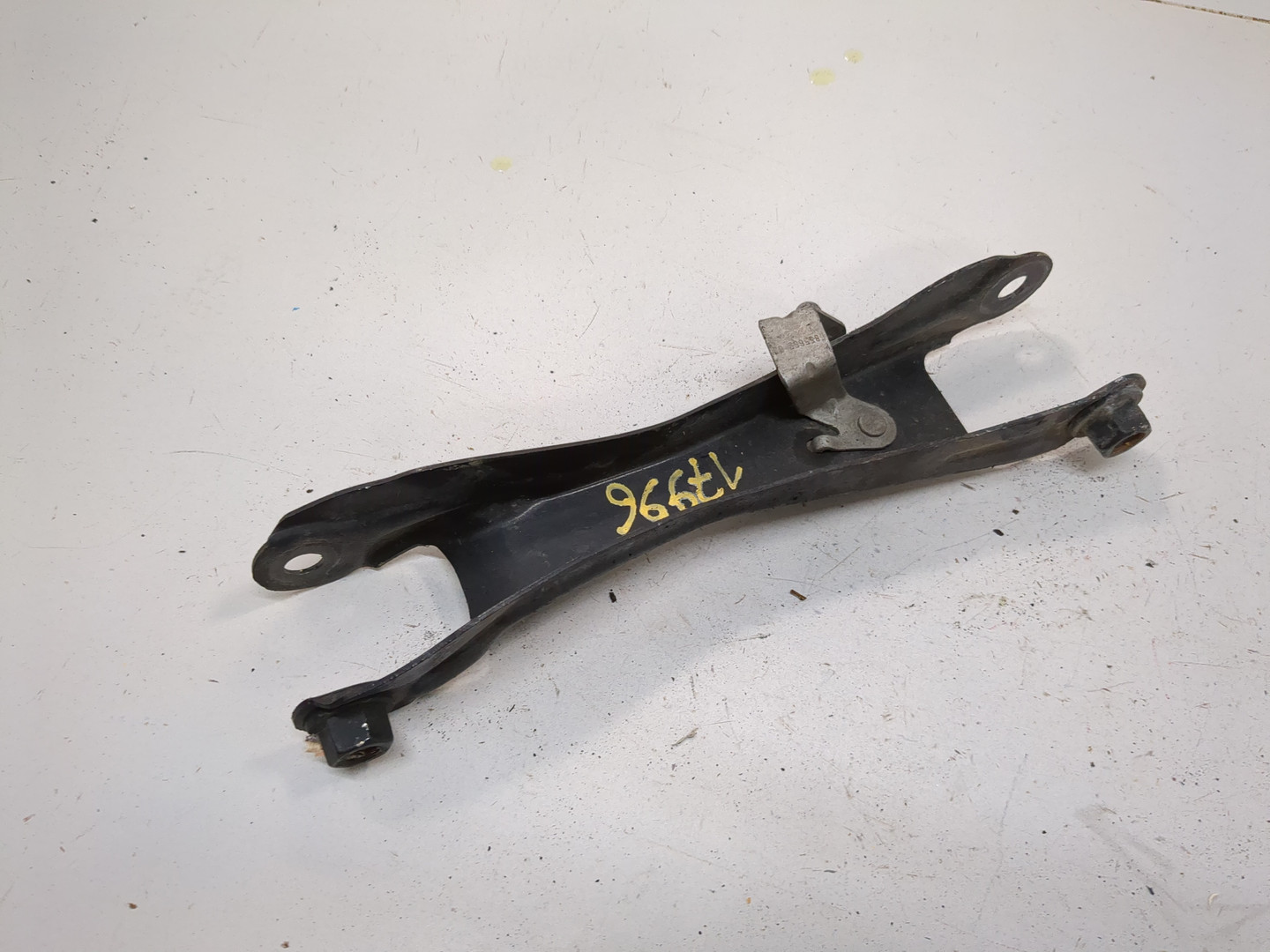 Рычаг задний