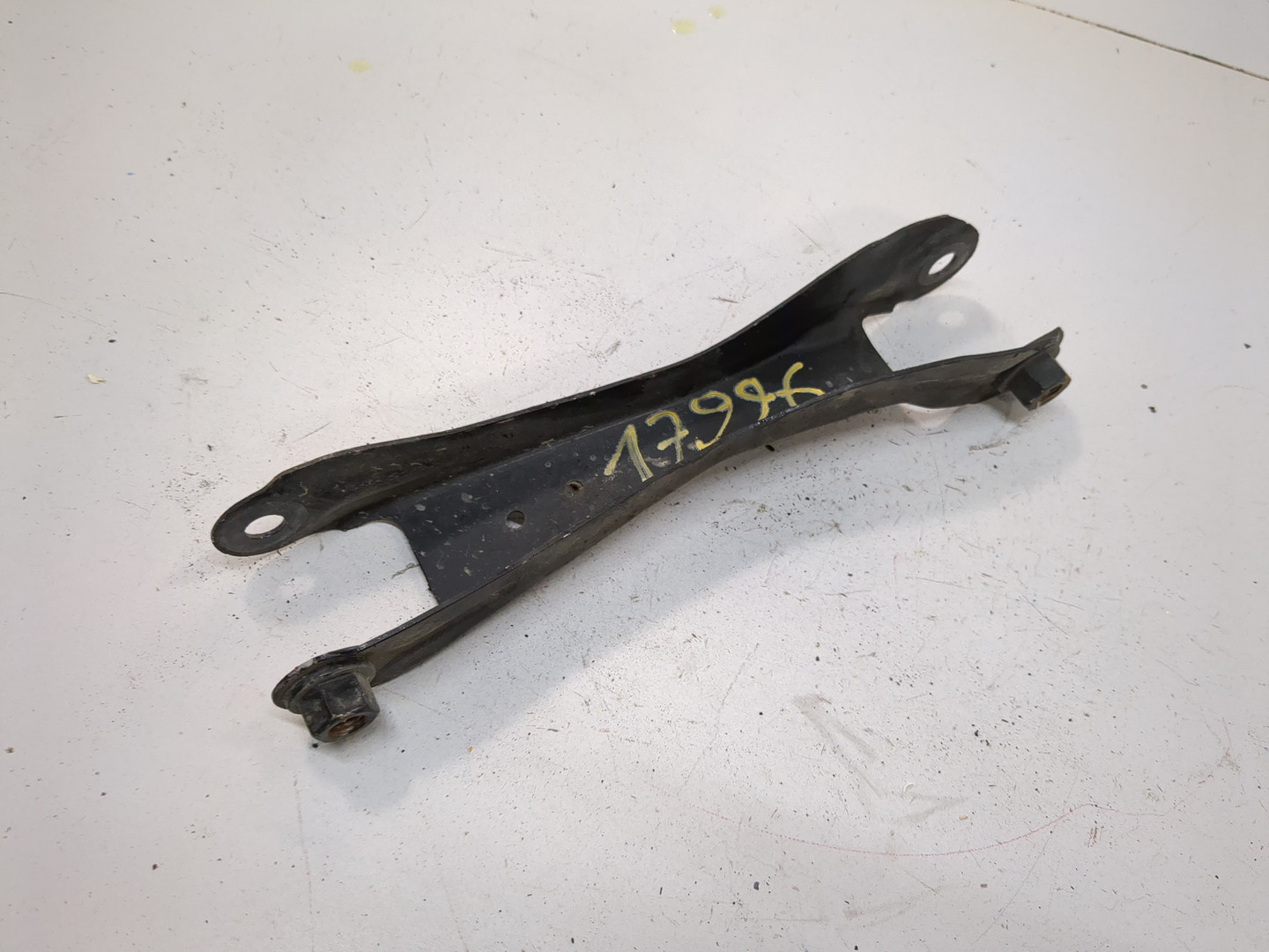 Рычаг задний