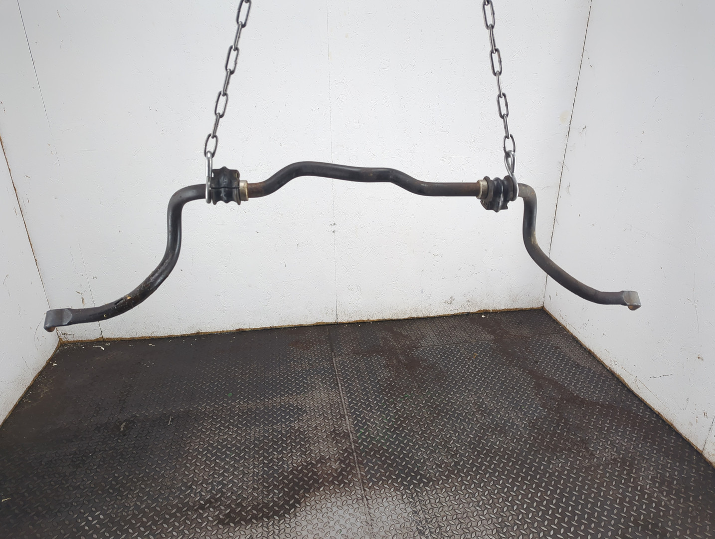 Стабилизатор передний