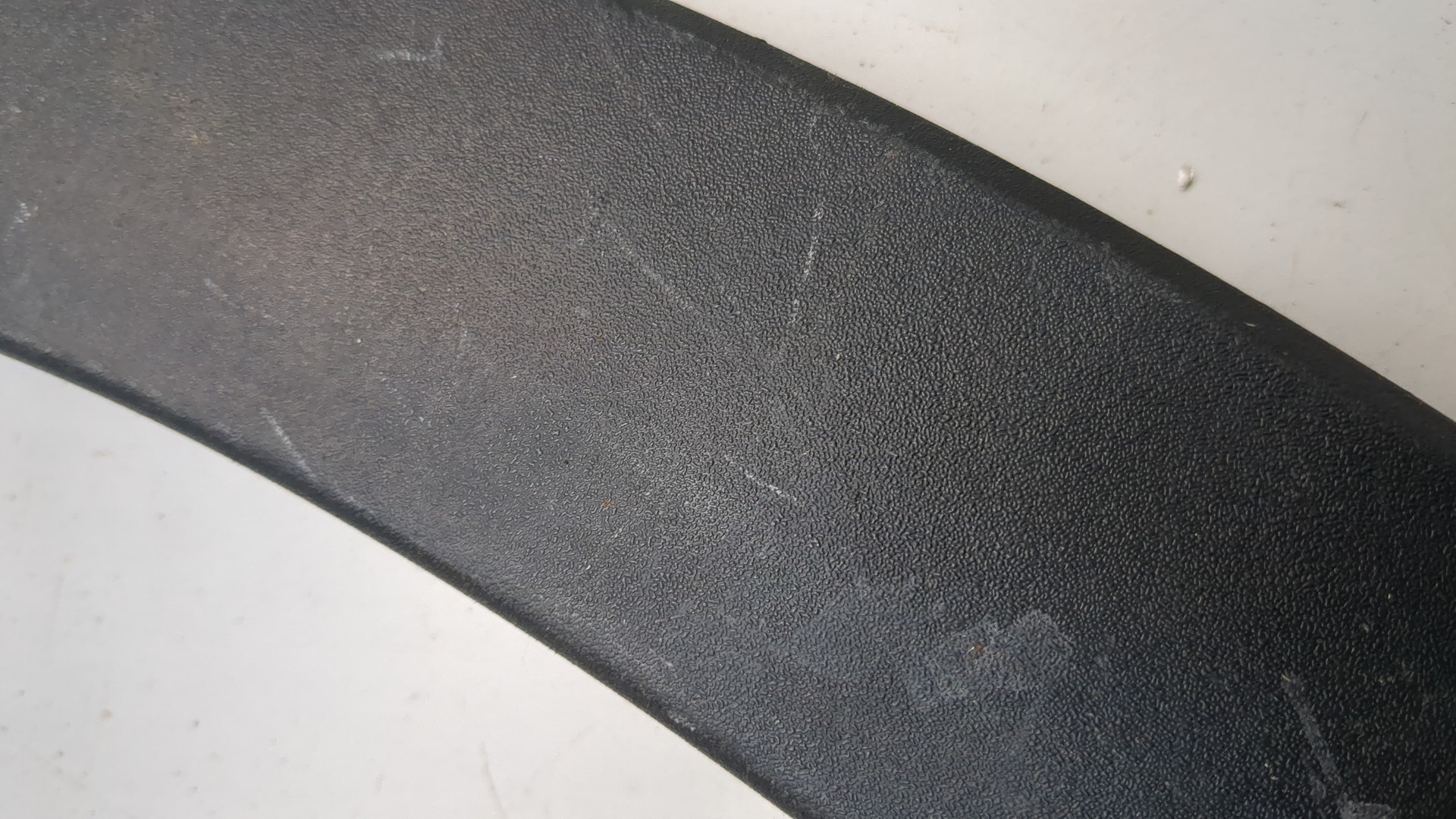 Накладка переднего крыла левого