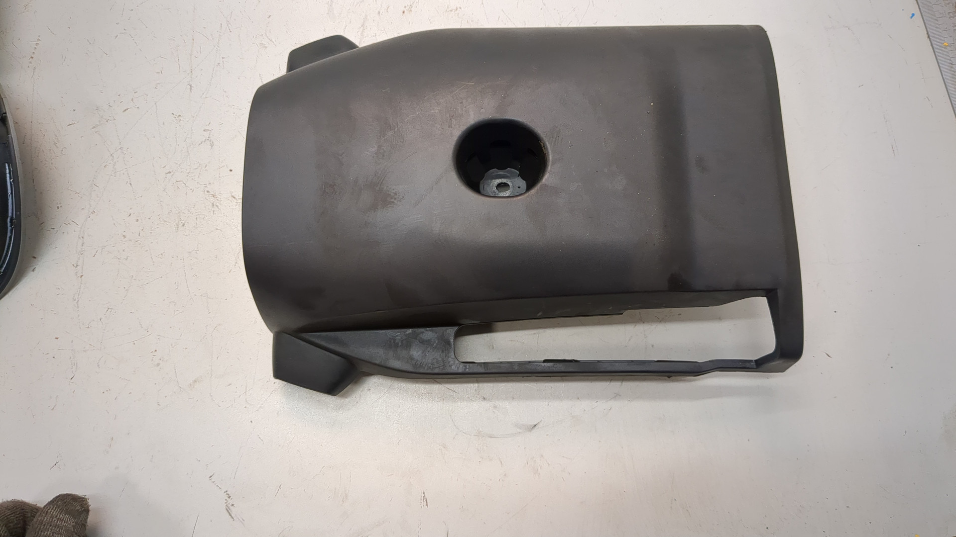 Кожух рулевой колонки