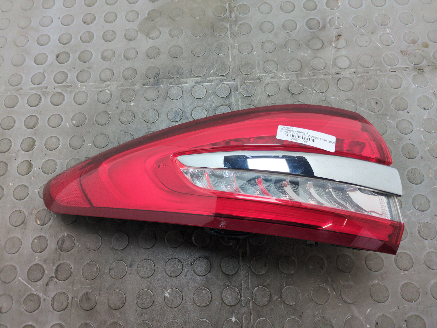 Фонарь задний левый