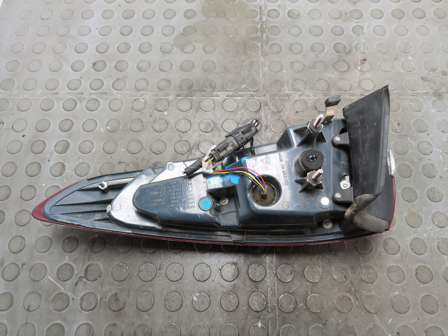 Фонарь задний левый