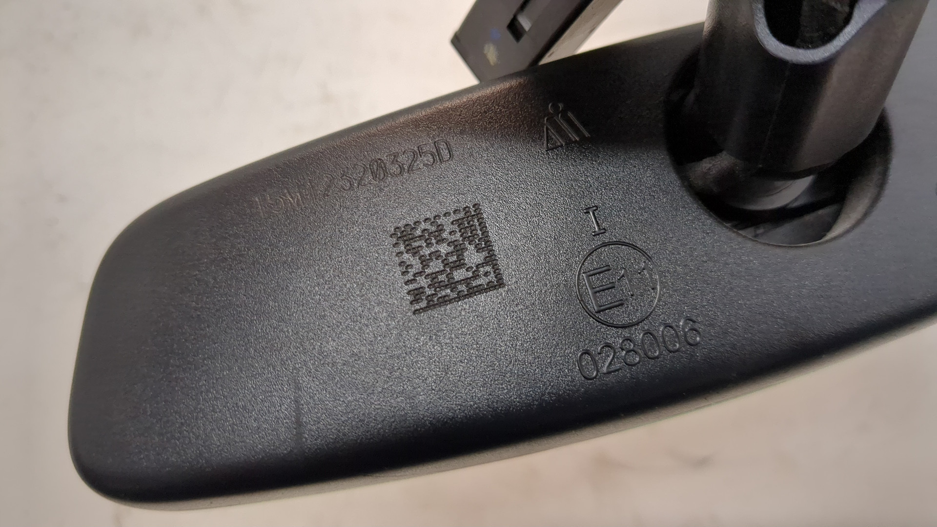 Зеркало заднего вида