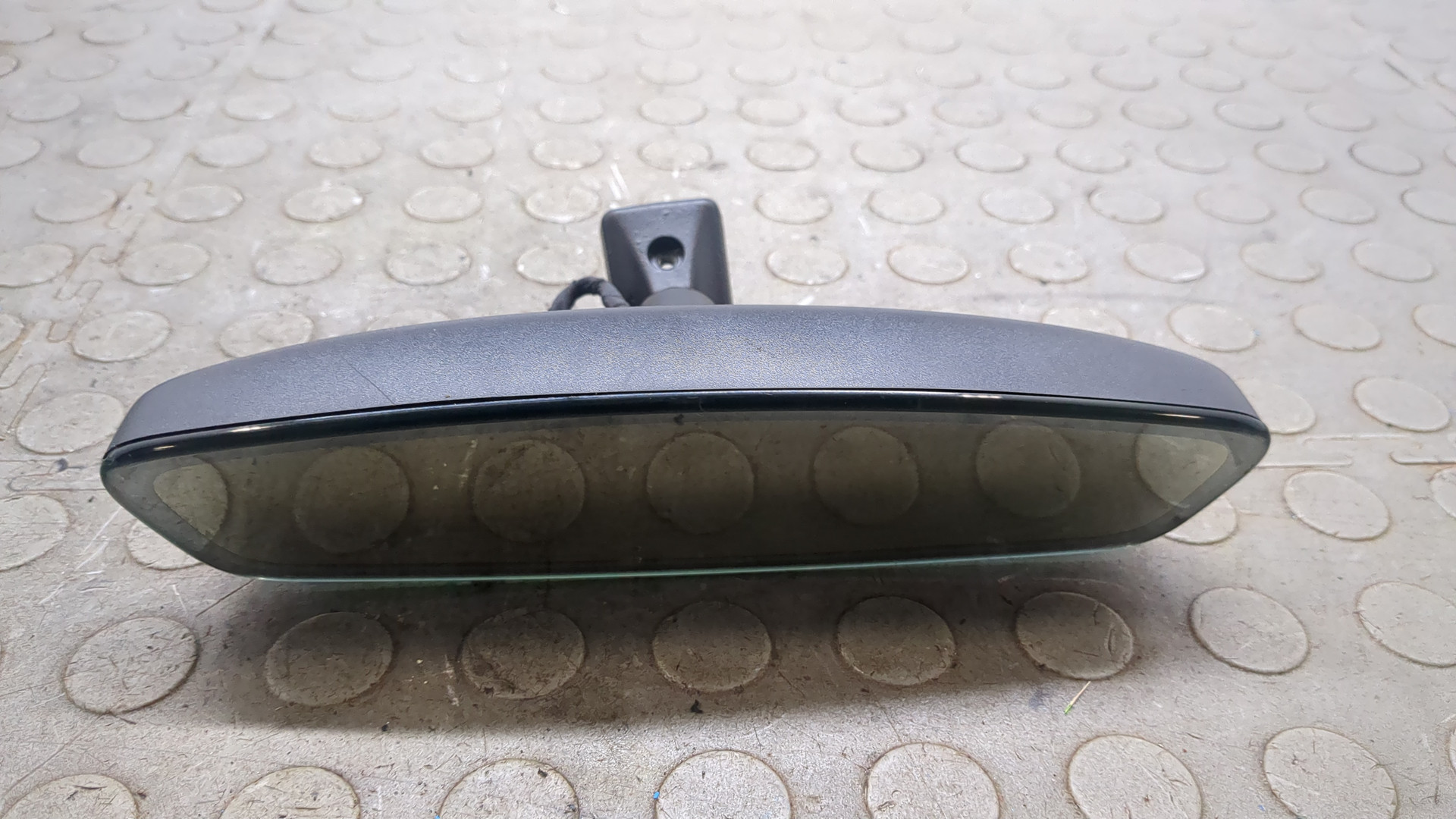 Зеркало заднего вида