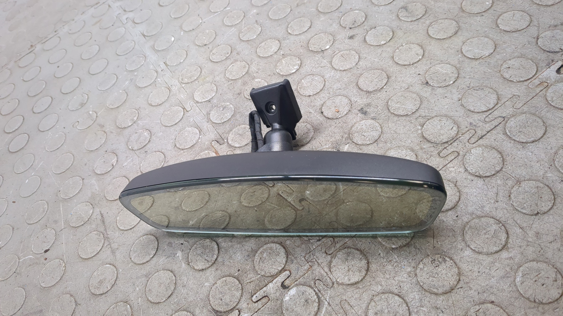 Зеркало заднего вида