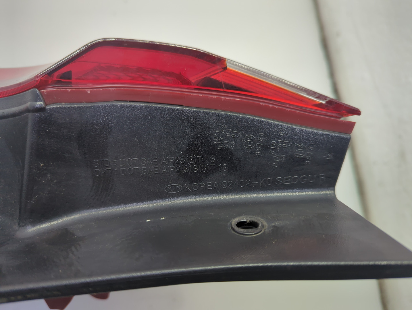 Фонарь задний правый