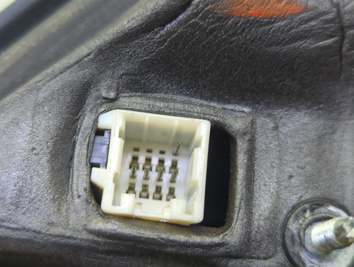 Зеркало правое электрическое