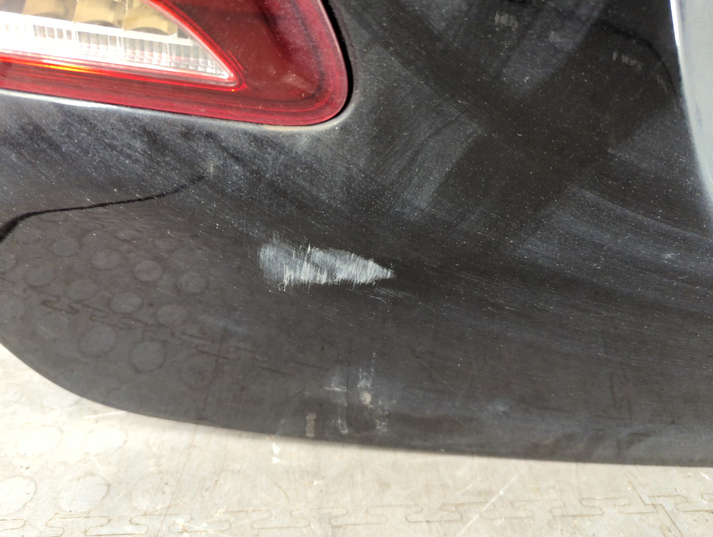 Дверь багажника