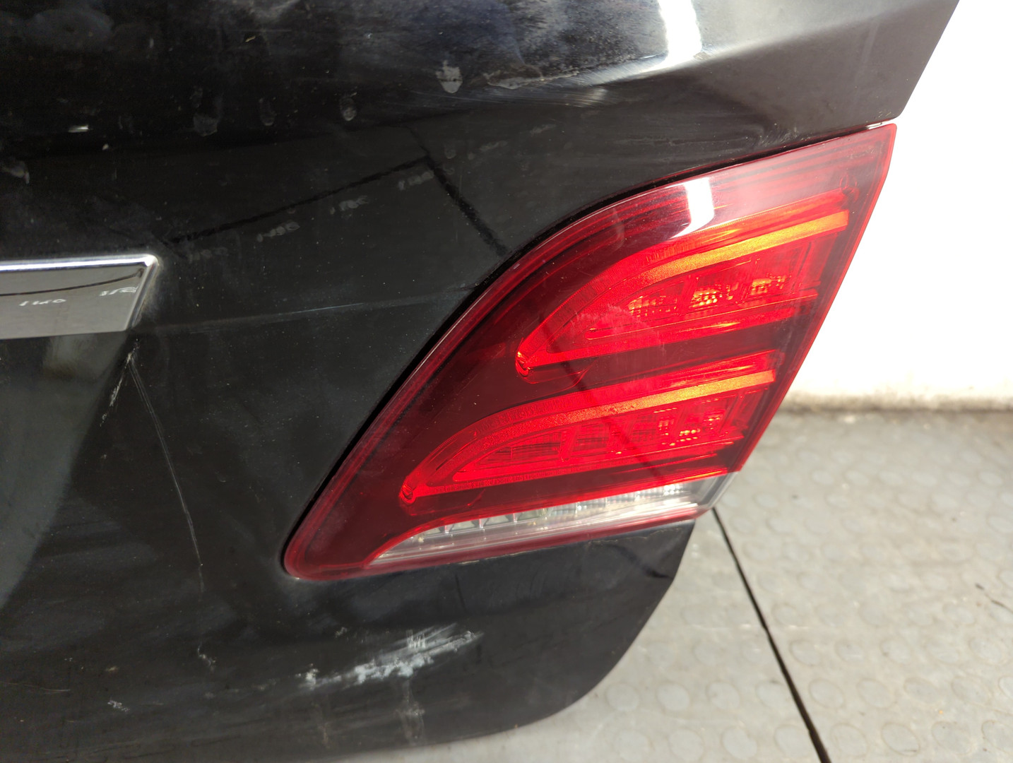 Дверь багажника