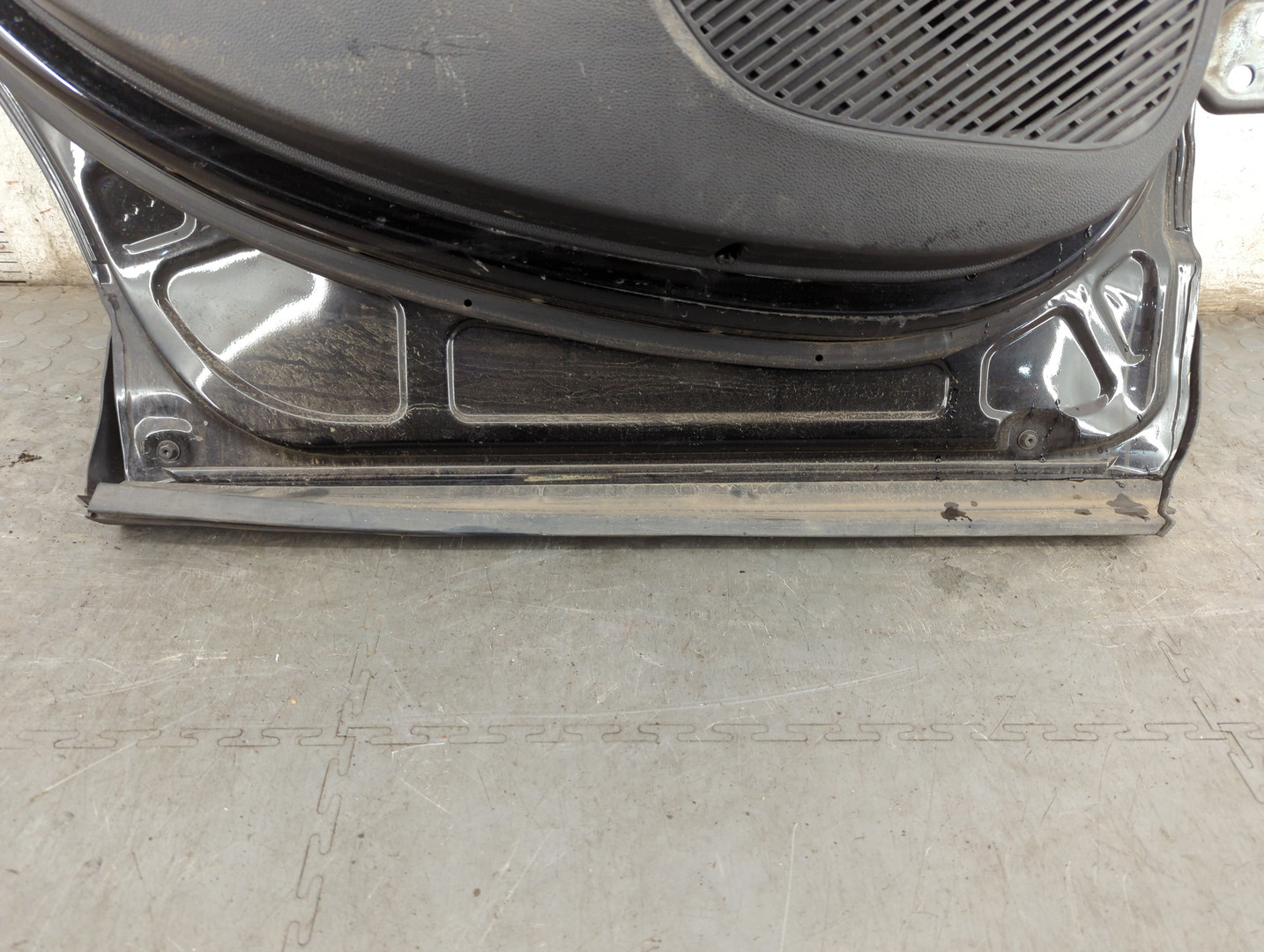 Дверь задняя левая