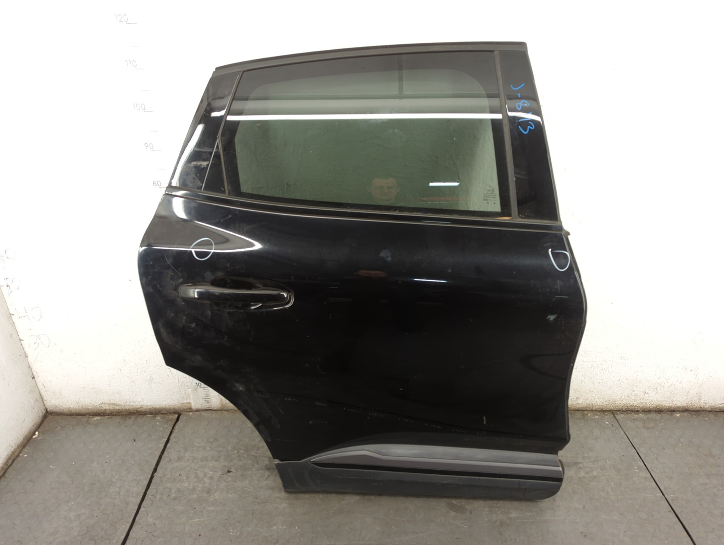 Дверь задняя правая