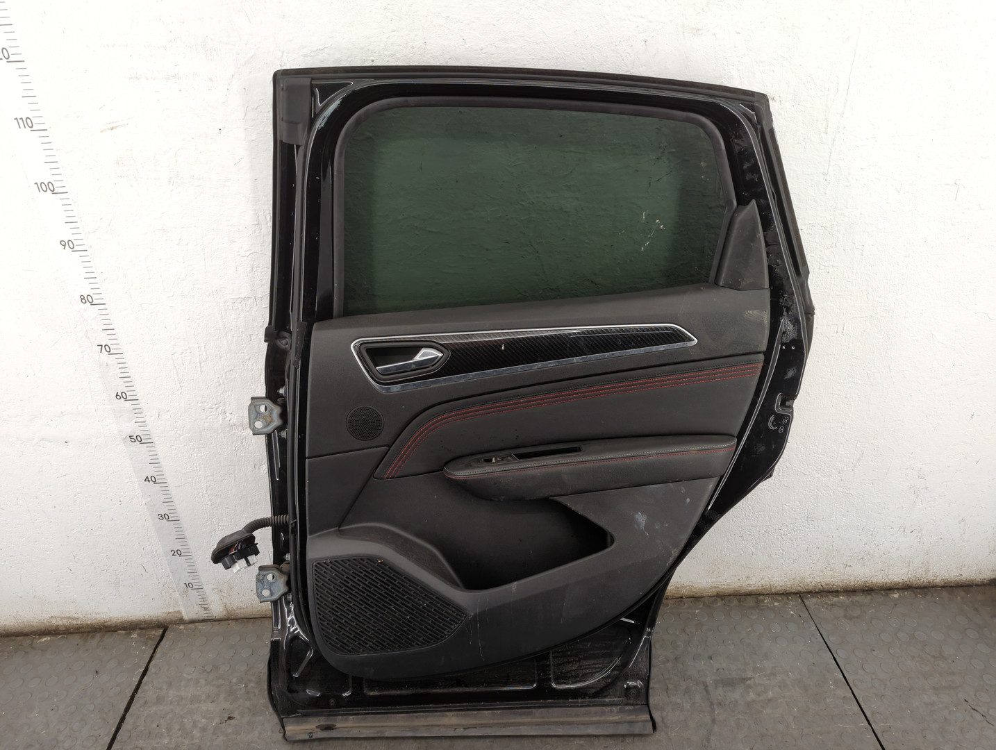 Дверь задняя правая