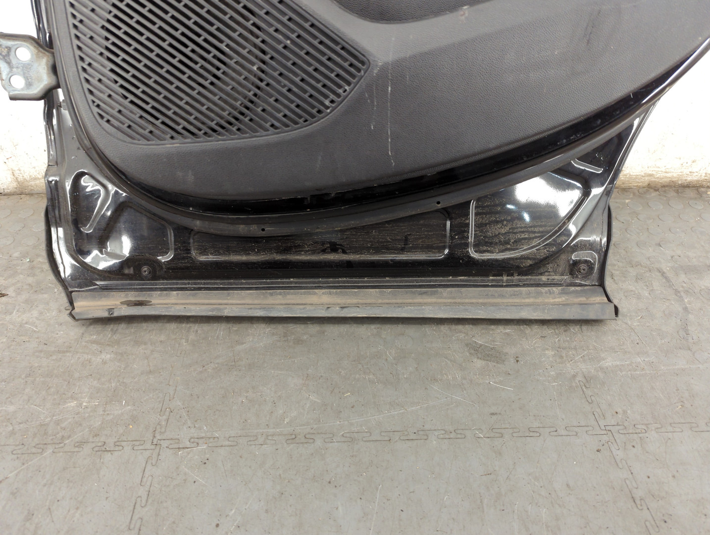 Дверь задняя правая