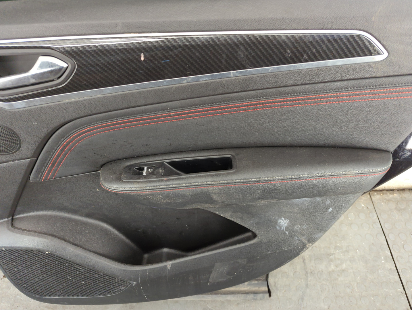 Дверь задняя правая