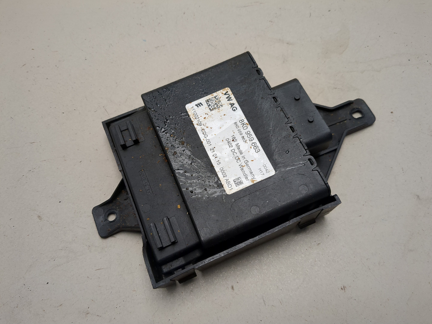 Преобразователь напряжения (адаптер)