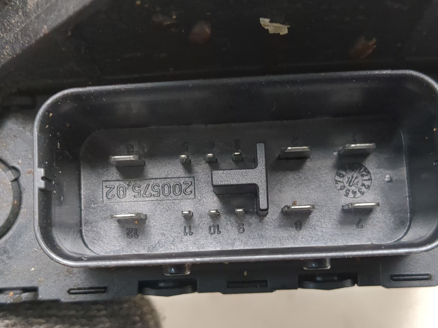 Преобразователь напряжения (адаптер)