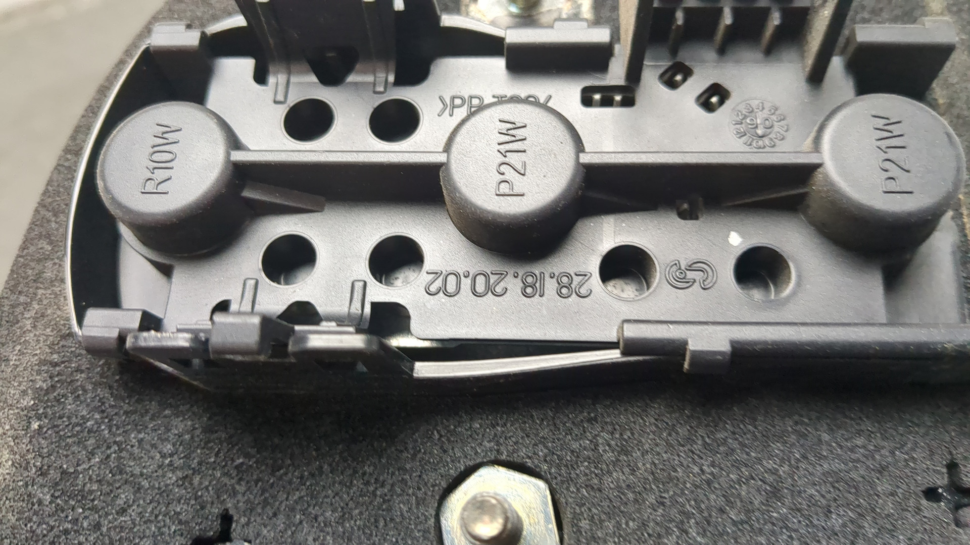 Фонарь задний внутренний правый