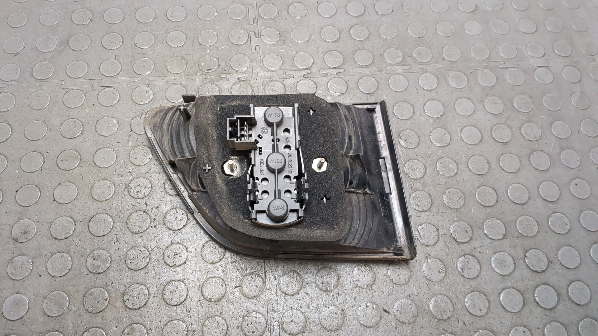 Фонарь задний внутренний правый