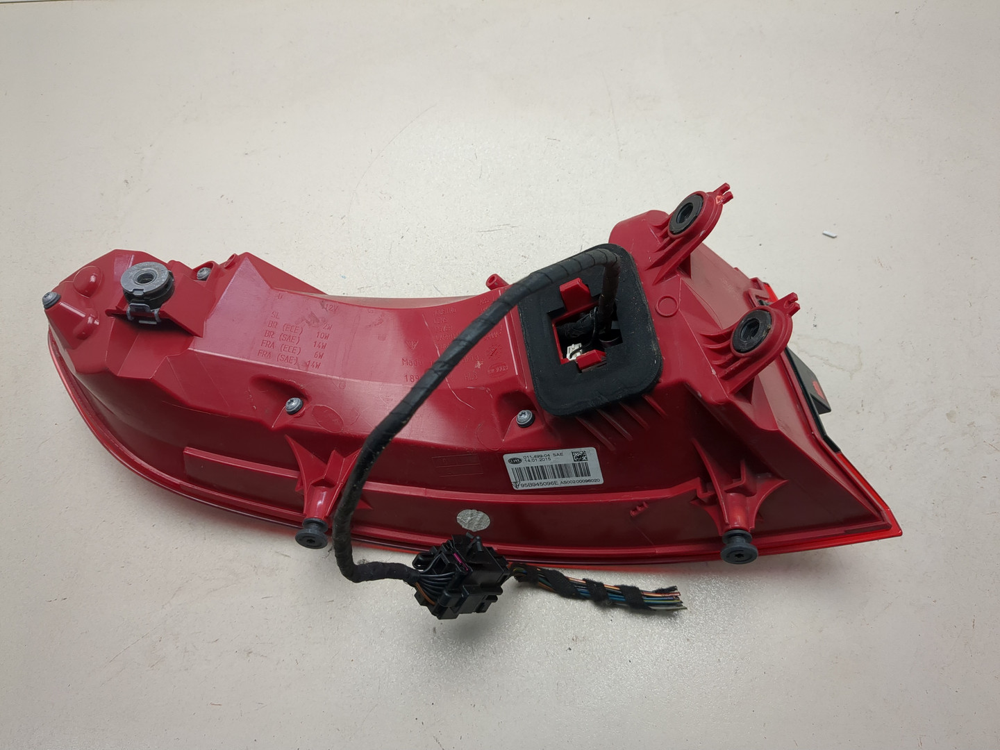 Фонарь задний правый