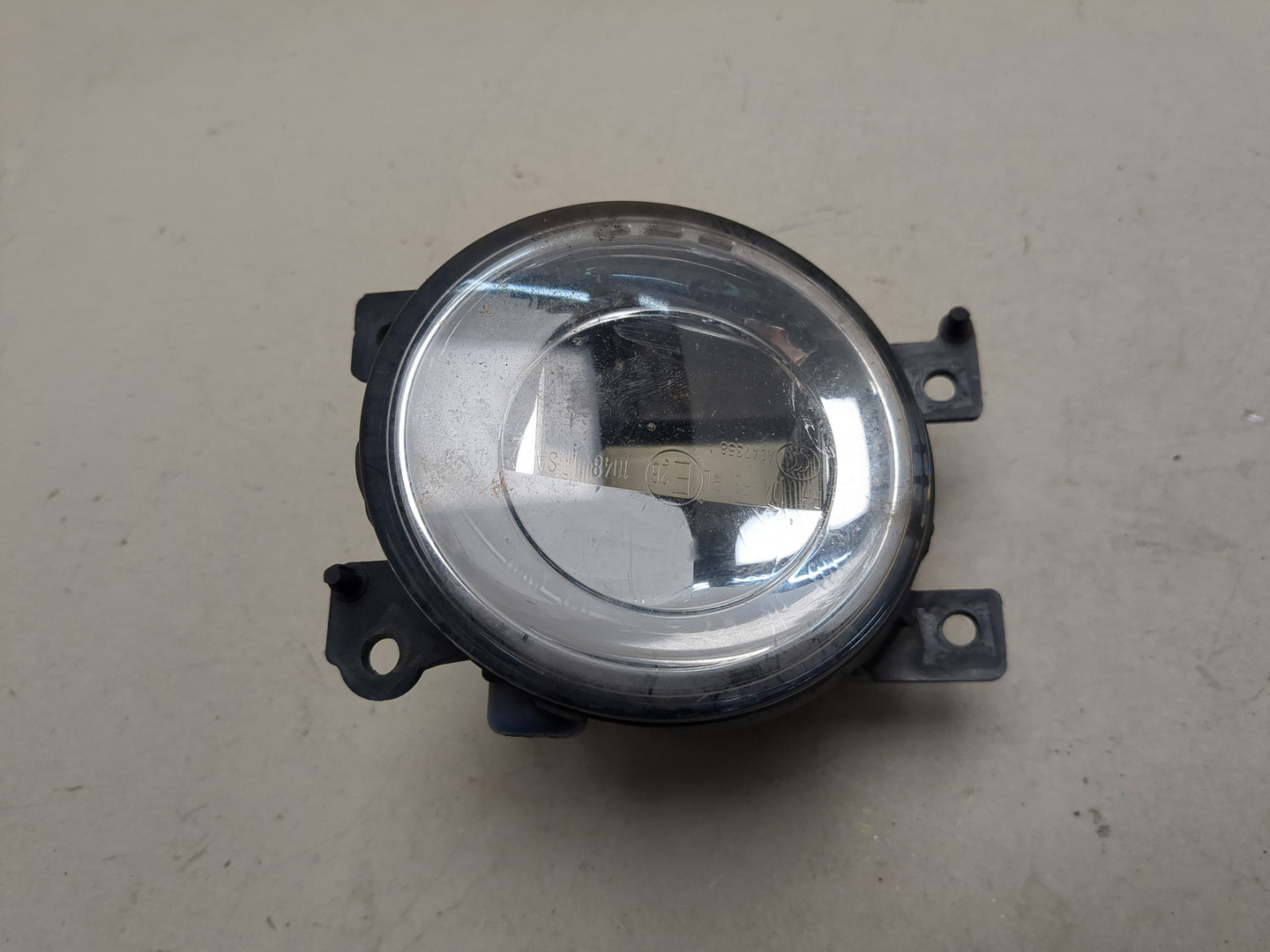 Фара противотуманная правая