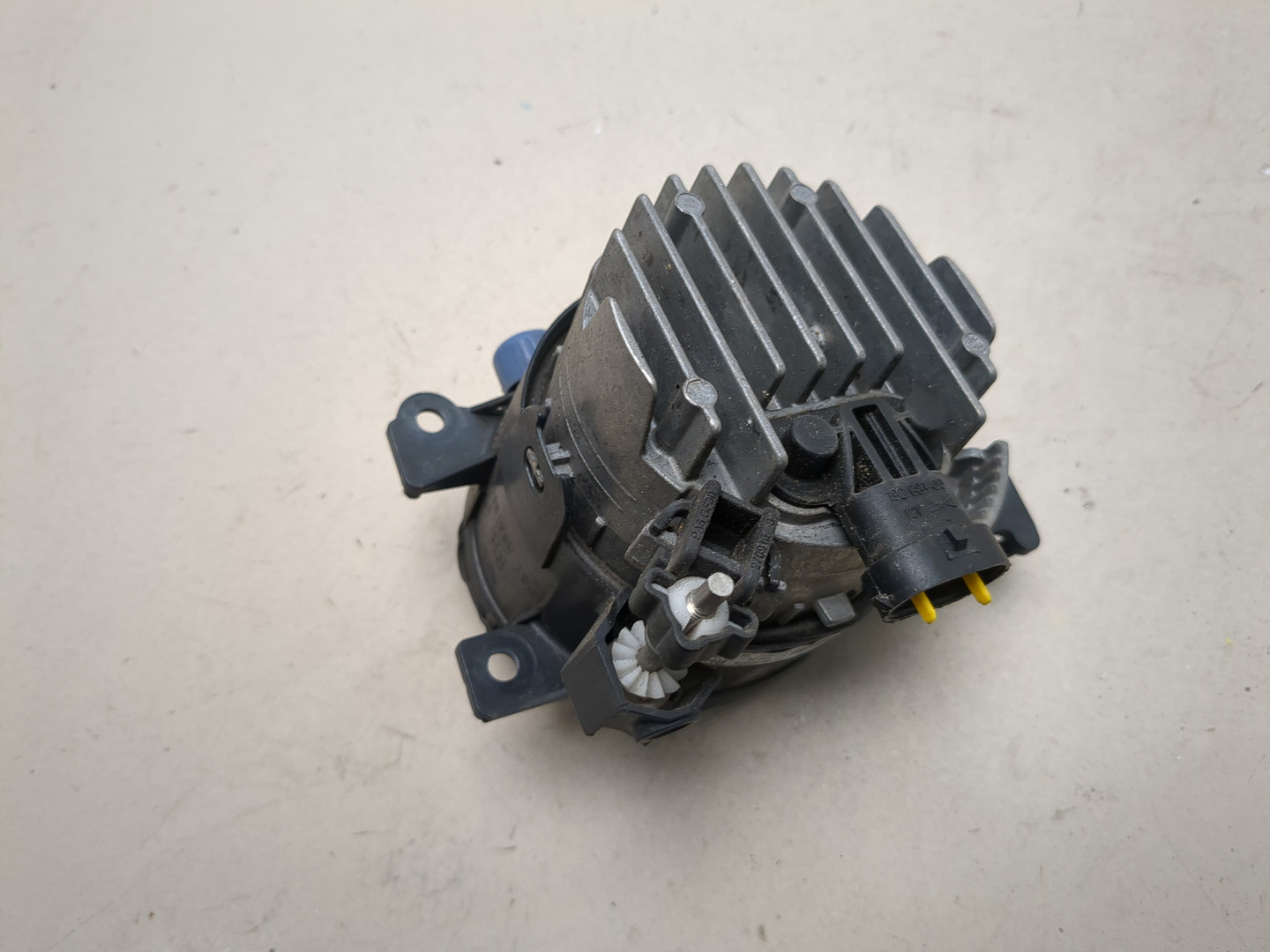 Фара противотуманная правая