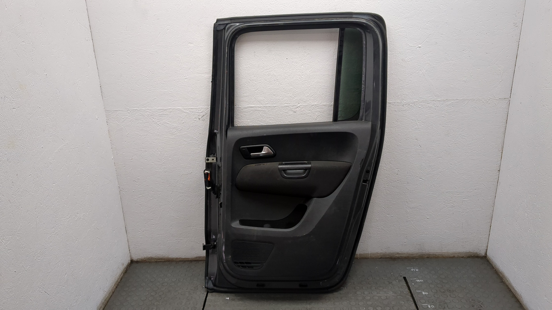 Дверь задняя правая