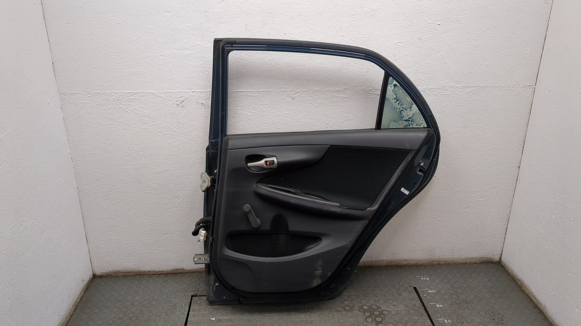 Дверь задняя правая