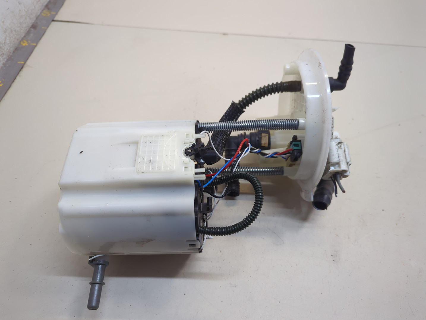 Насос топливный электрический