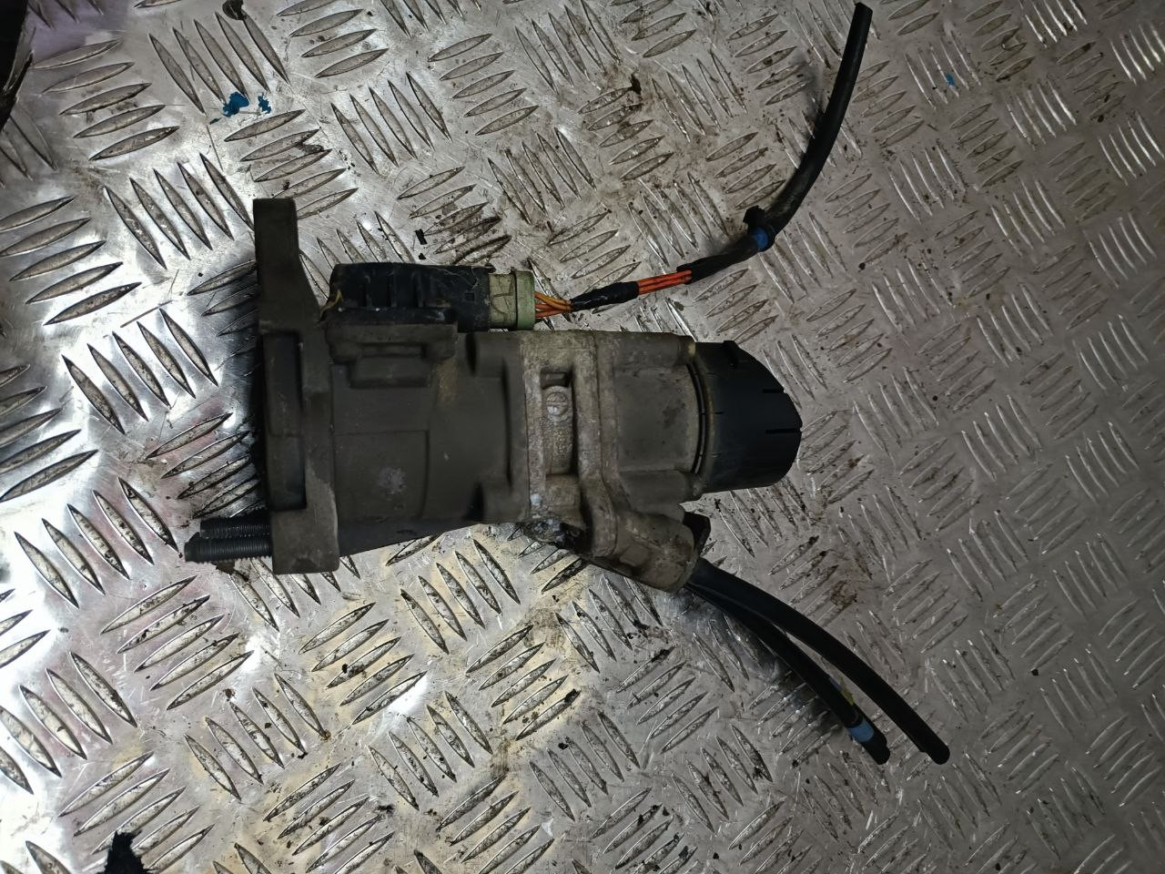 Кран тормозной главный