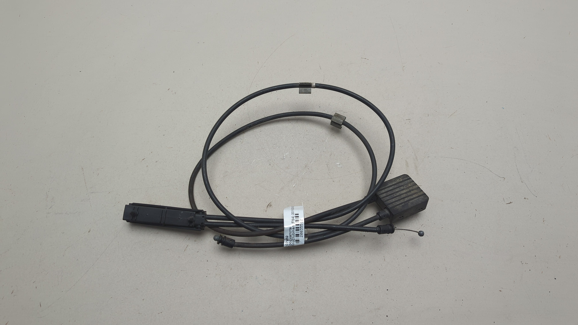 Трос открывания капота