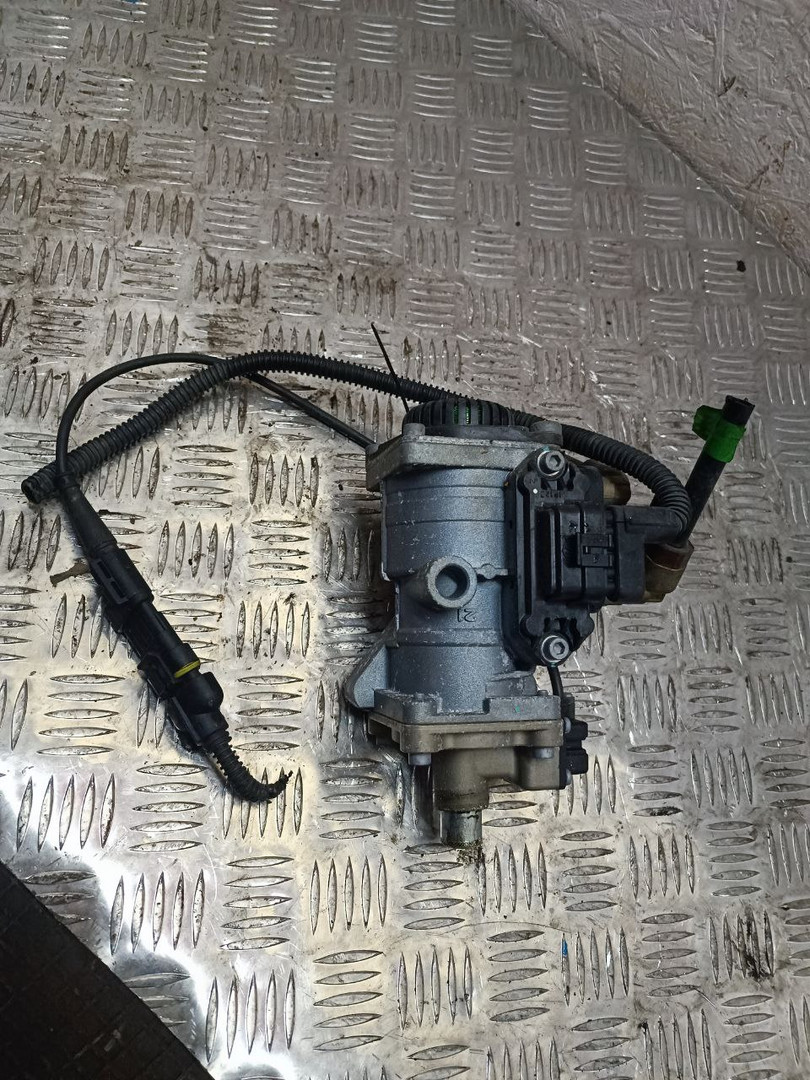 Кран тормозной главный